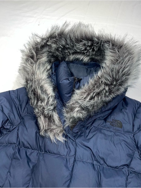 The North Face Jackets & Blazers - The North Face 550 Dealio Down Parka‎